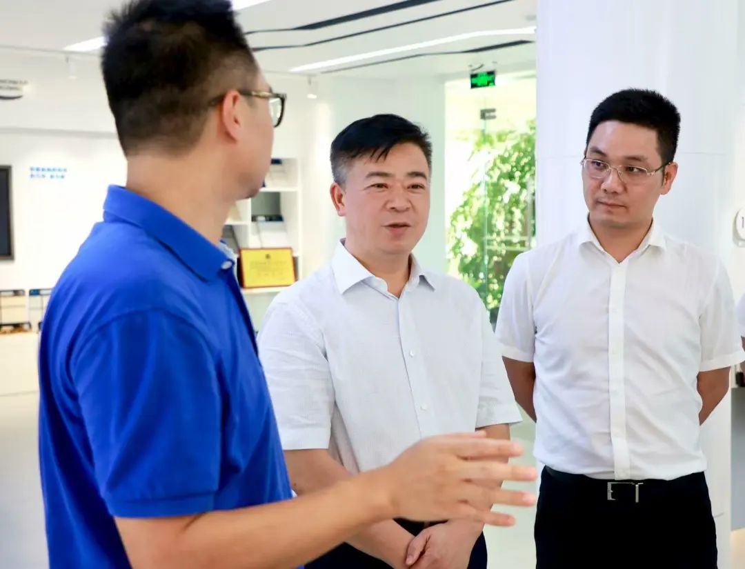 秦國良調(diào)研重點企業(yè) 加快轉(zhuǎn)型升級，助推高質(zhì)量發(fā)展轉(zhuǎn)向涂料制造新高地